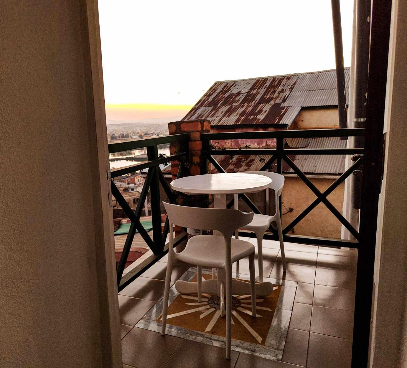 אנטננריבו M'Serenity Guest House מראה חיצוני תמונה
